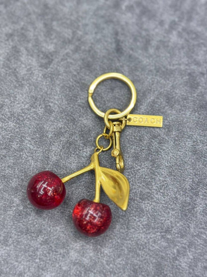 Coach
With box 
🎁🎁🎁

95 dhs🪙
Send a cherry pendant

Zain114
♥️♥️♥️