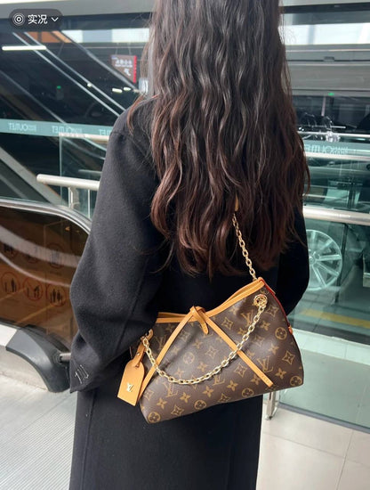 LV

NEW CAME GOOD QUALITY 

WITH BOX 
🎁🎁🎁

95 dhs🇦🇪

Zain39
♥️♥️♥️