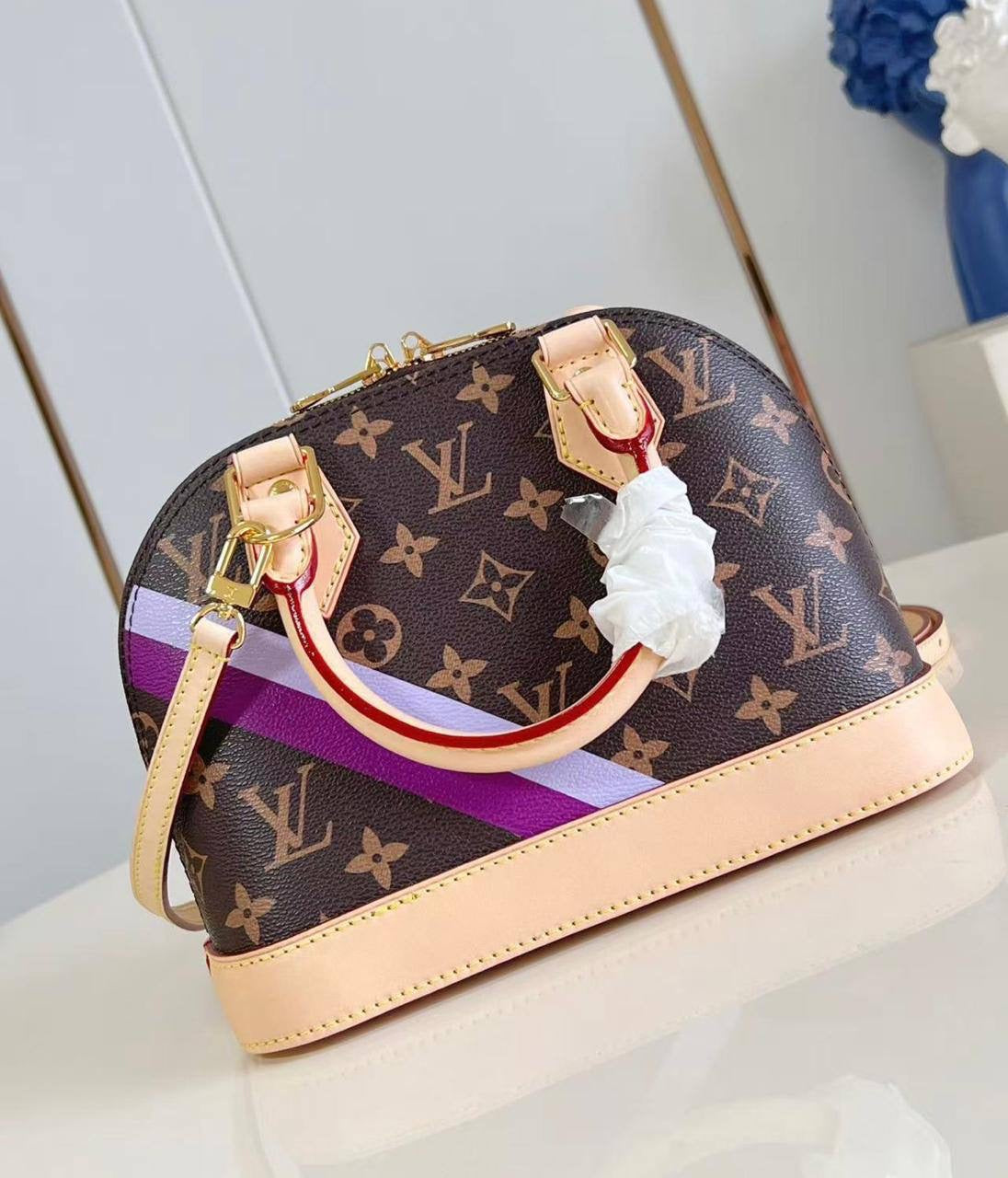 Louis Vuitton  ✨💕✨
  ❤️❤️❤️
SuperMaster Quality 🔥🔥🔥
For Price 👇 WTSP Text Zain 0568585901

Zain121
♥️♥️♥️
