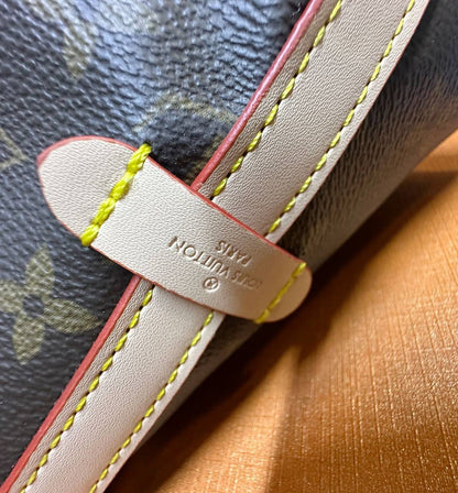 LV

NEW CAME GOOD QUALITY 

WITH BOX 
🎁🎁🎁

95 dhs🇦🇪

Zain39
♥️♥️♥️