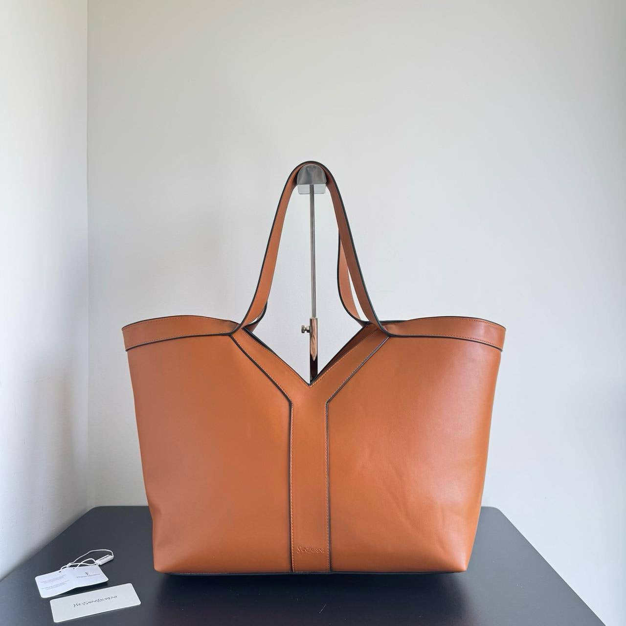 YSL 
115 dhs🪙💕
Size 34x29x17👈

Zain161
♥️♥️♥️