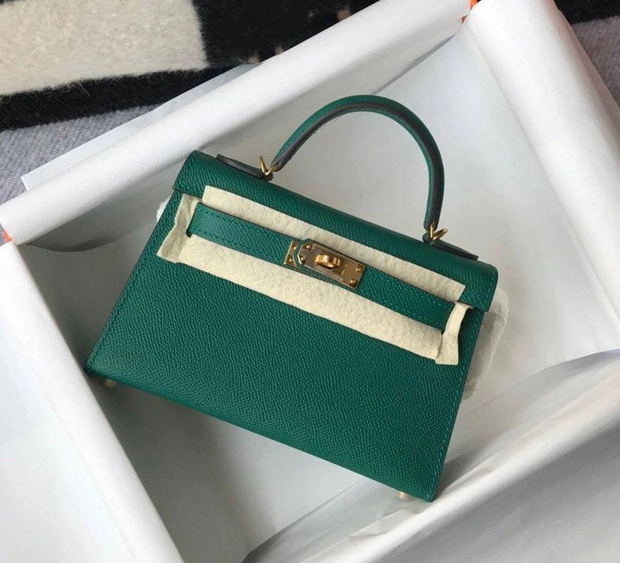 Hermes
Best quality 

with box’s 
🎁🎁🎁

90 dhs🪙💕

size 22cm

Zain158
♥️♥️♥️