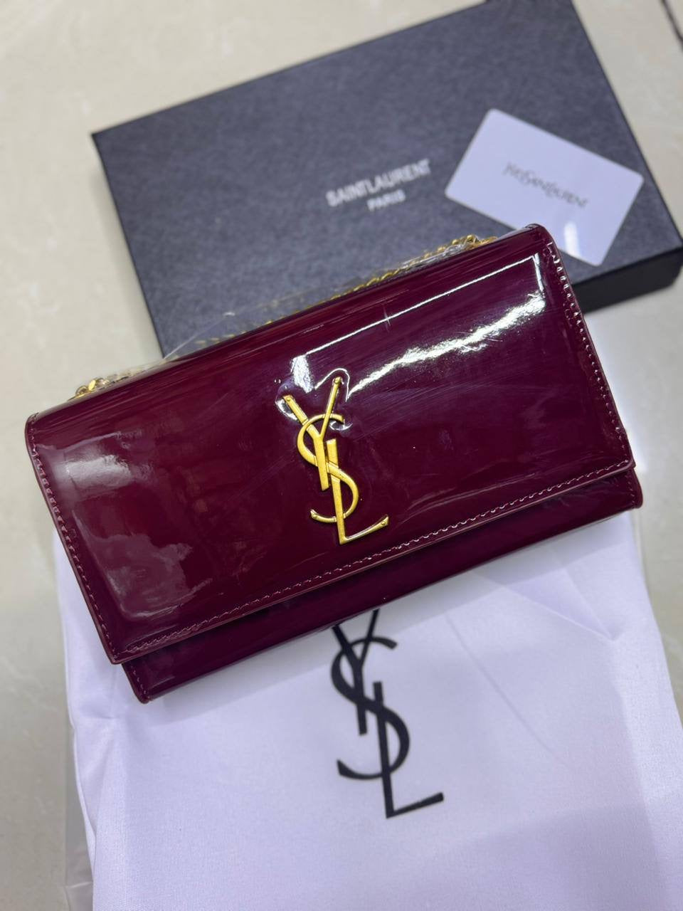 Ysl Kate
Size : 24 * 14.5 * 5.5  cm
95 dhs🇦🇪

with box 🎁

Zain115
♥️♥️♥️