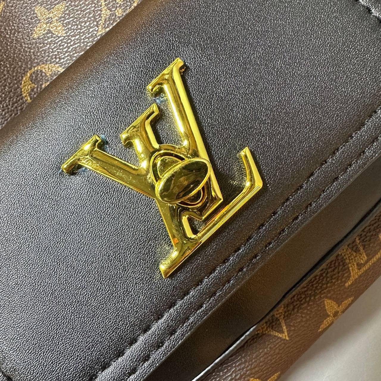 LV
VERY GOOD QUALITY 

WITH BOX
🎁🎁🎁

75 dhs🇦🇪

Zain39
♥️♥️♥️