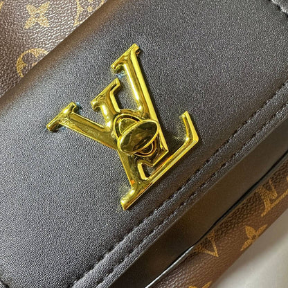 LV
VERY GOOD QUALITY 

WITH BOX
🎁🎁🎁

75 dhs🇦🇪

Zain39
♥️♥️♥️