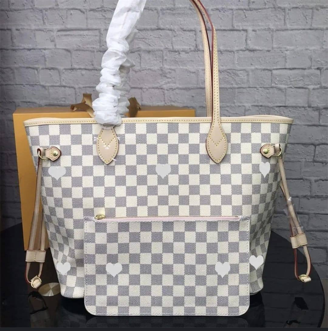 LV
with box
🎁🎁🎁

100 dhs🇦🇪

Zain143
♥️♥️♥️