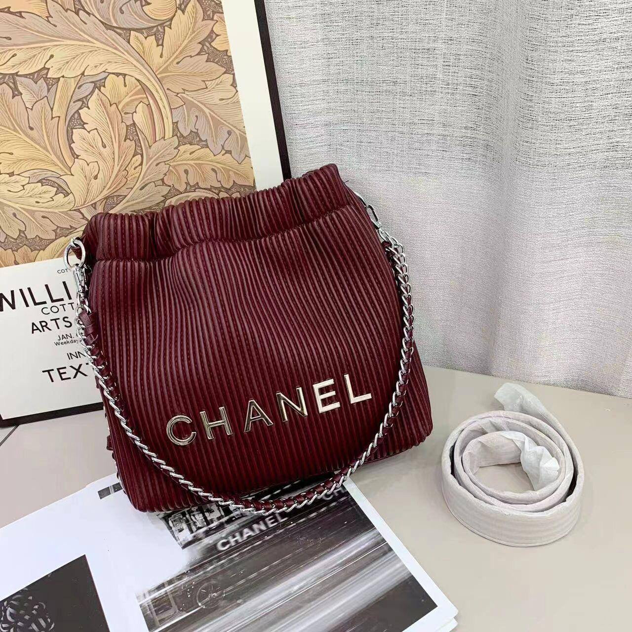 Chanel  

100 dhs🇦🇪 

Zain253
♥️♥️♥️