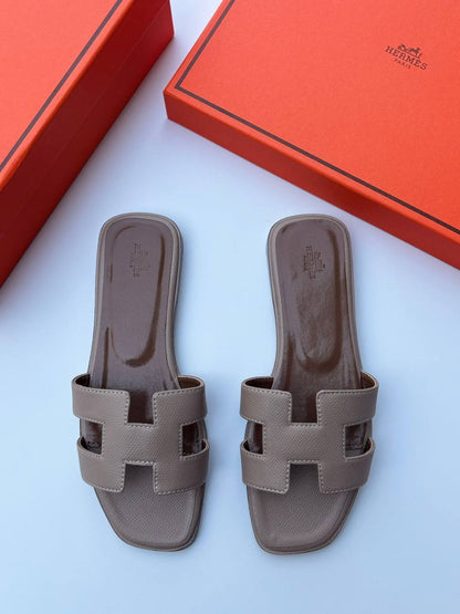 Hermes 
High Quality 
100 dhs🪙
Size 36-42

Zain30
♥️♥️♥️