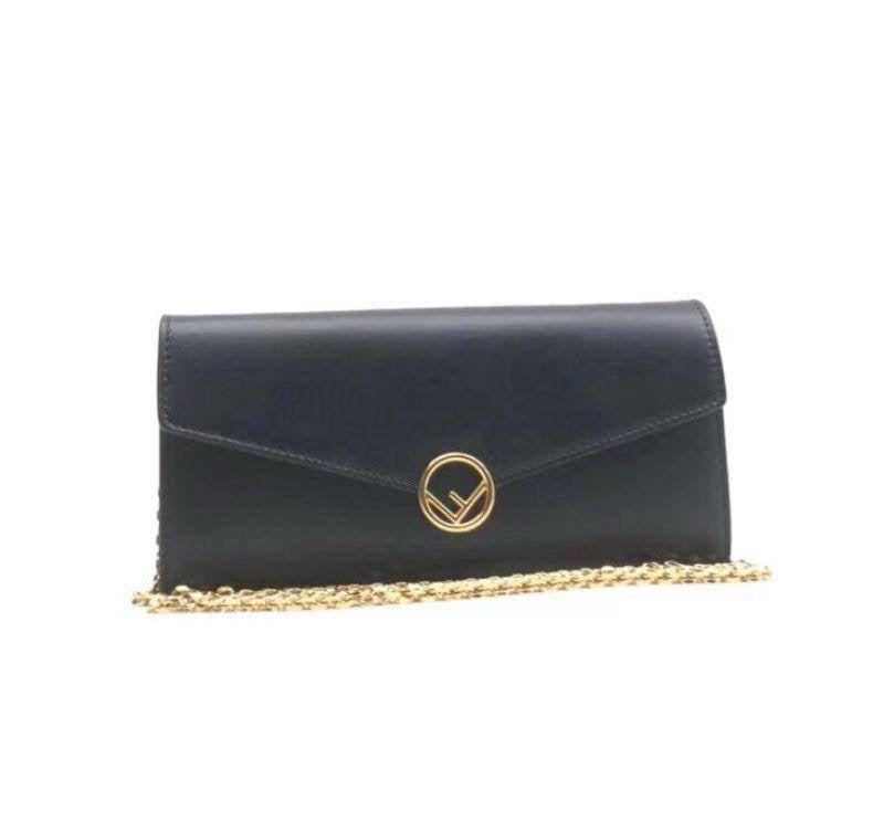 Fendi

SMALL FENDI 

85 dhs🇦🇪

with box
🎁🎁🎁

Zain90
♥️♥️♥️