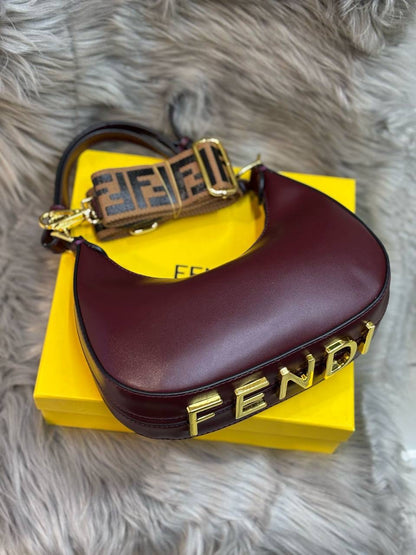 FENDI
SIZE……….24CM
105 dhs🇦🇪

With box
🎁🎁🎁

Zain244
♥️♥️♥️