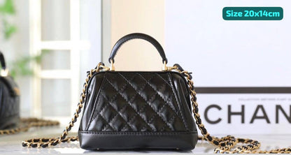 Chanel
Good quality 

with box
🎁🎁🎁

120 dhs🇦🇪

Zain186
♥️♥️♥️