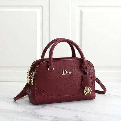 Dior
105 dhs🇦🇪

Zain136
♥️♥️♥️
