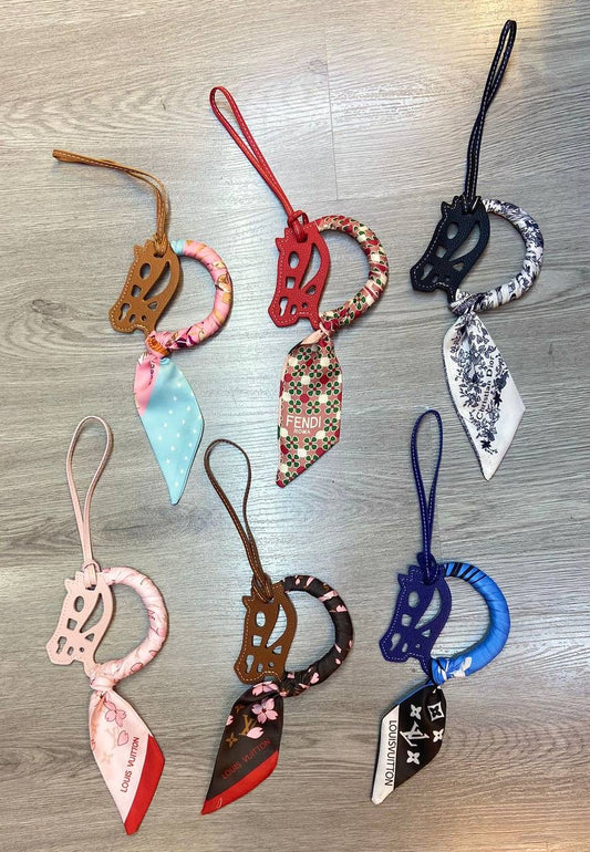 Twilly
30 dhs🇦🇪

Zain107
♥️♥️♥️