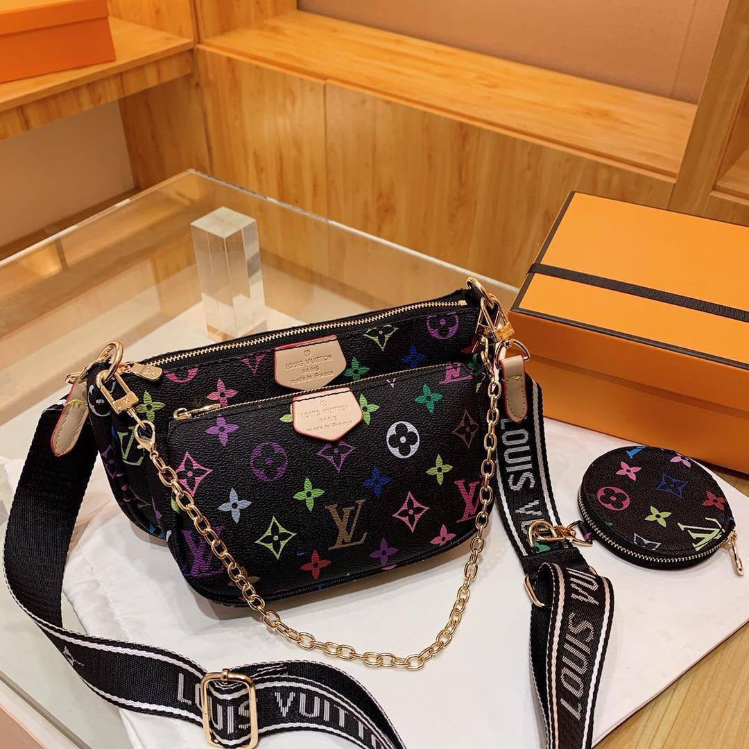 LV
3 in 1
With box
🎁🎁🎁

75 dhs🇦🇪

Zain17
♥️♥️♥️