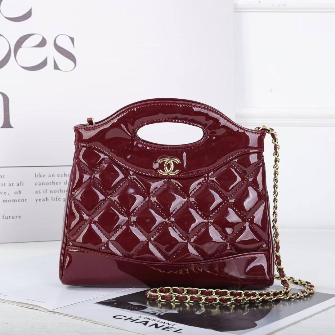 Chanel

95 dhs🇦🇪

high quality 

With box
🎁🎁🎁

Zain217
♥️♥️♥️