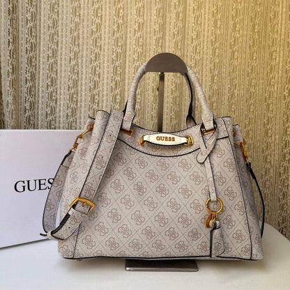 Guess 
Size: 34 * 24 * 12 cm
105 dhs🇦🇪

Zain115
♥️♥️♥️