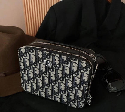 Dior Sling Cross Bag 
Master Quality

200 dhs🇦🇪
With Box
🎁🎁🎁

Zain33
♥️♥️♥️