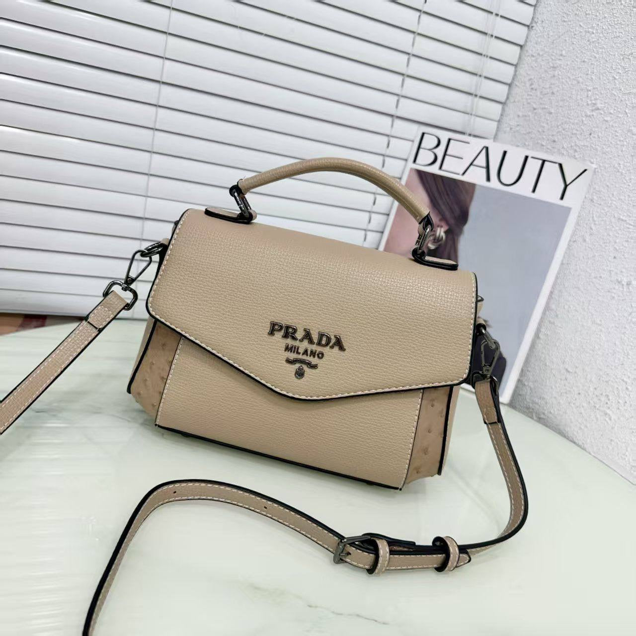 Prada 

Good Quality 

95 dhs🇦🇪

Zain250
♥️♥️♥️