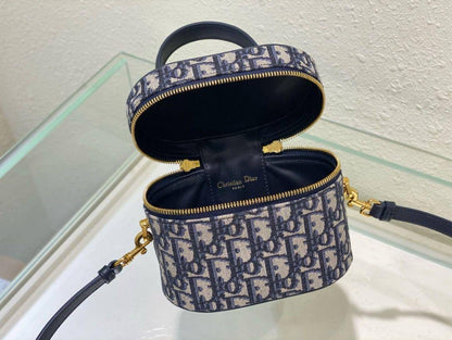Super Master ++++++
Top Quality 
High Price Bags 
For Price 👇 WTSP Text Zain 0568585901

Zain255
♥️♥️♥️