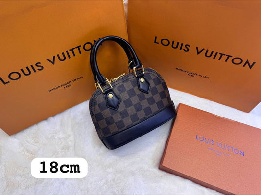 LV
ᴡɪᴛʜ ʟᴏɴɢ sᴛʀᴀᴘ

ᴡɪᴛʜʙᴏx
🎁🎁🎁

ʟᴇᴀᴛʜᴇʀ
sɪᴢᴇ:18ᴄᴍ
90 dhs🇦🇪

Zain56
♥️♥️♥️