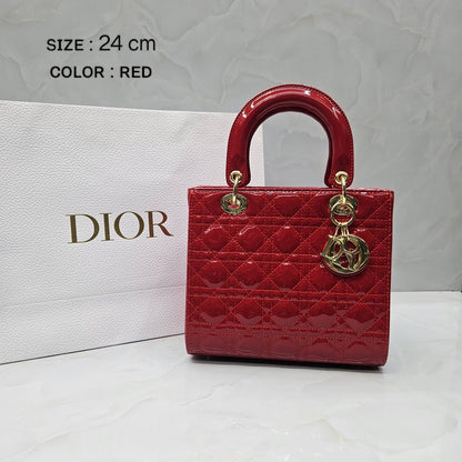 CHRISTIAN 𝑳𝑨𝑫𝒀 DIOR
ɢʟᴏssʏ ᴍᴀᴛᴇʀɪᴀʟ
ᴡɪᴛʜ ʟᴏɴɢ ʙᴇʟᴛ sᴛʀᴀᴘ
sɪᴢᴇ: 24 cm
ᴡɪᴛʜᴏᴜᴛ ʙᴏx

105 dhs🇦🇪

Zain31
♥️♥️♥️