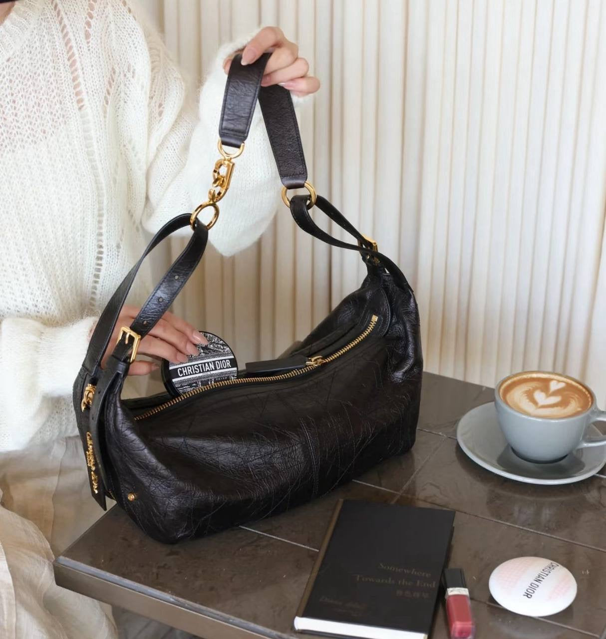 DIOR 
NEW DESIGN 
GOOD QUALITY 
95 dhs🪙💕

Zain39
♥️♥️♥️