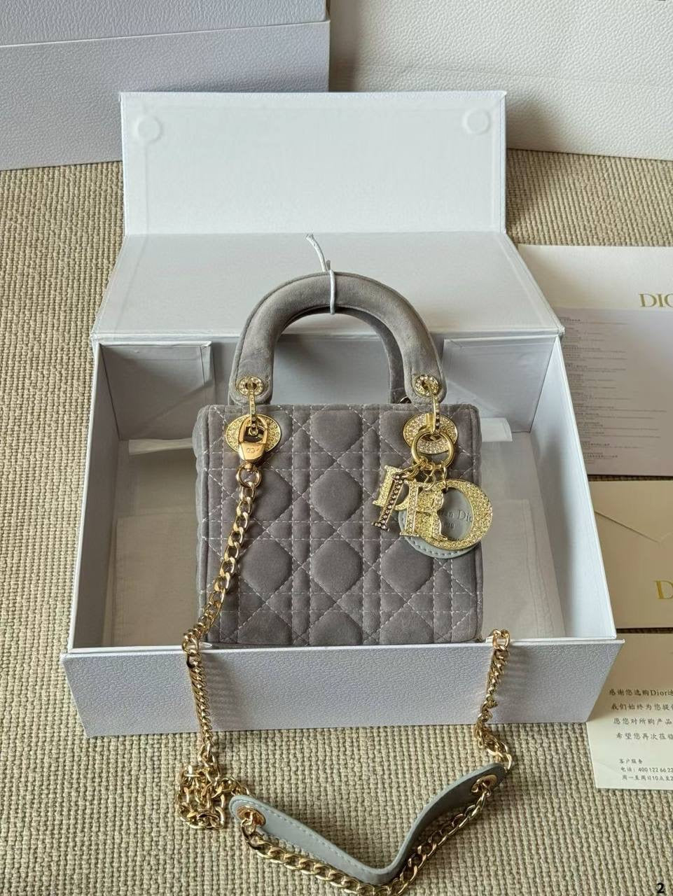 Dior Master 
270 dhs🇦🇪

Zain141
♥️♥️♥️