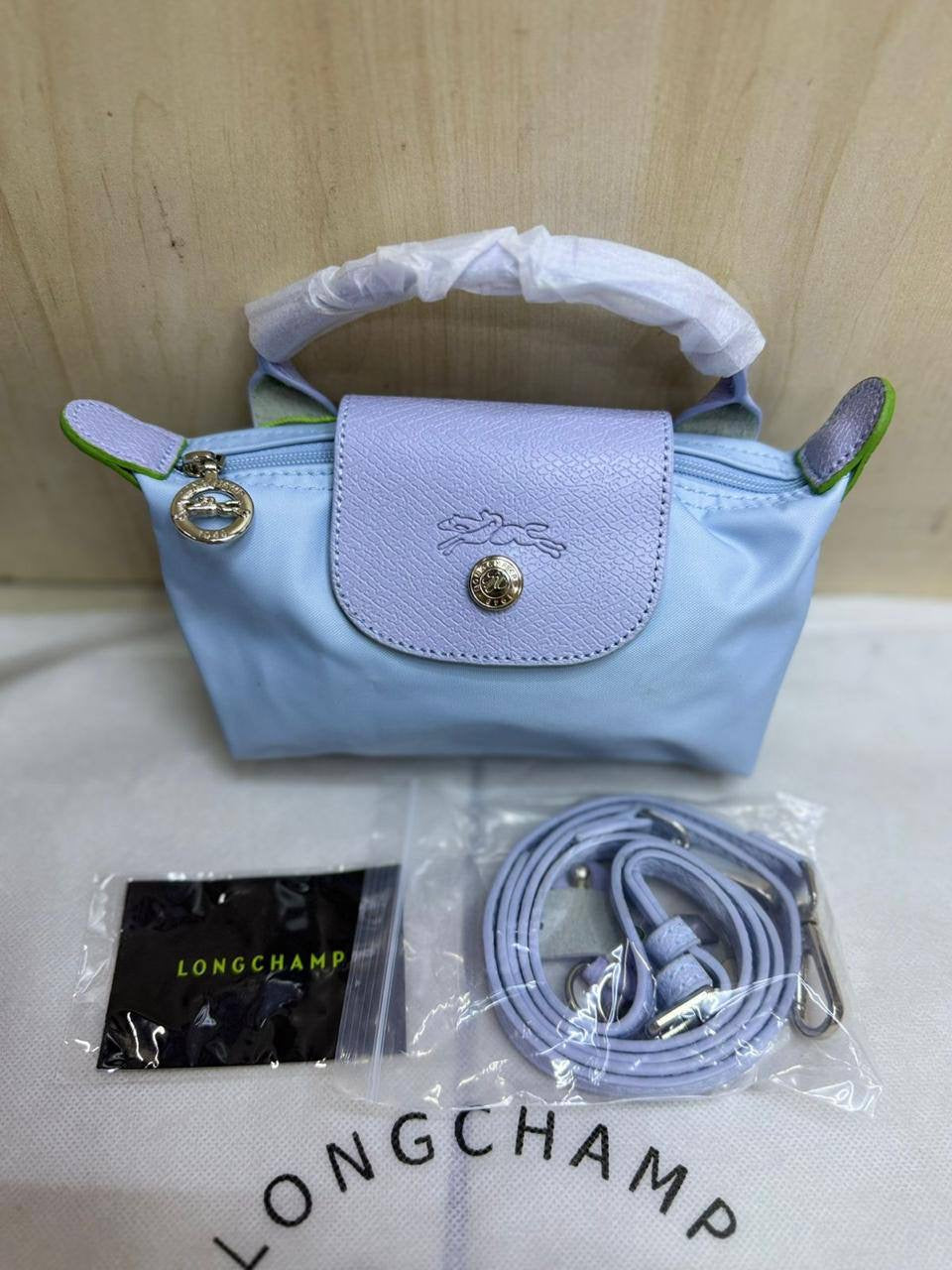 LongChamp Mini

High  Quality 

Size：19  * 11 cm
50 dhs🪙

Zain115
♥️♥️♥️
