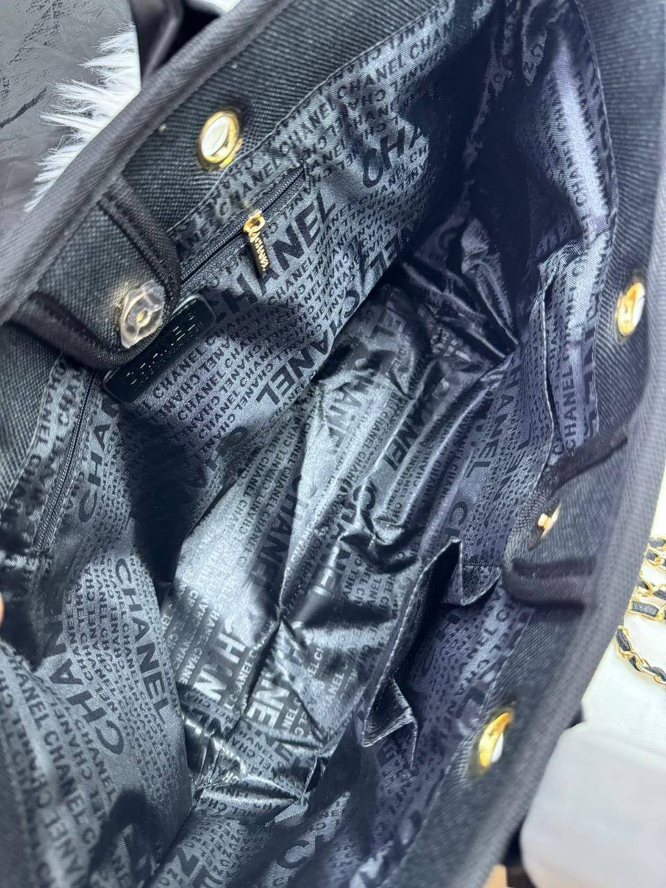 Chanel canvas bag

Size : 47* 32 cm

95 dhs🇦🇪

Zain115
♥️♥️♥️