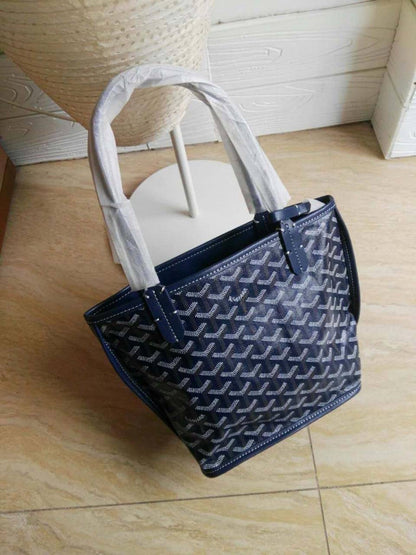 Goyard 
good quality
size 30* 20 cm 
80 dhs🇦🇪

Zain12
♥️♥️♥️