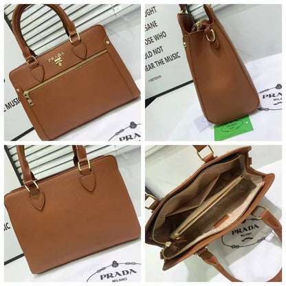 Chanel -Prada -Gucci -Versace 
100 dhs🇦🇪

Zain161
♥️♥️♥️