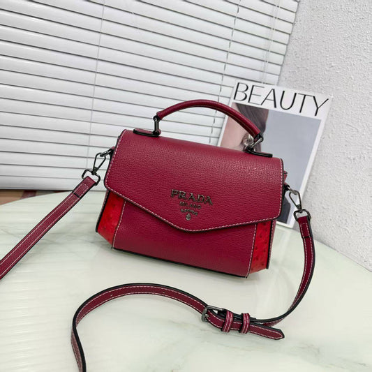 Prada 

Good Quality 

95 dhs🇦🇪

Zain250
♥️♥️♥️