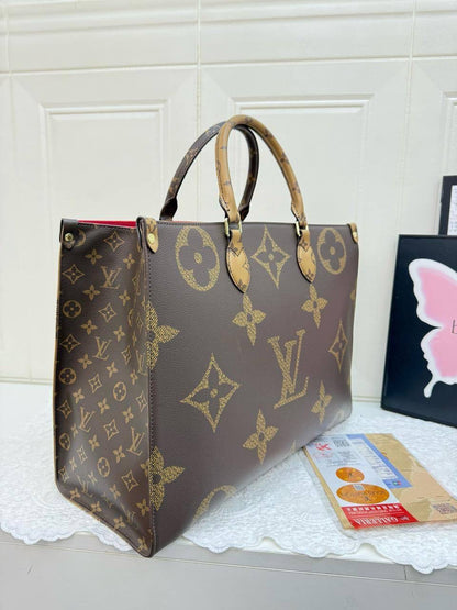 LV
41*30*15cm
110 dhs🇦🇪

Zain17
♥️♥️♥️