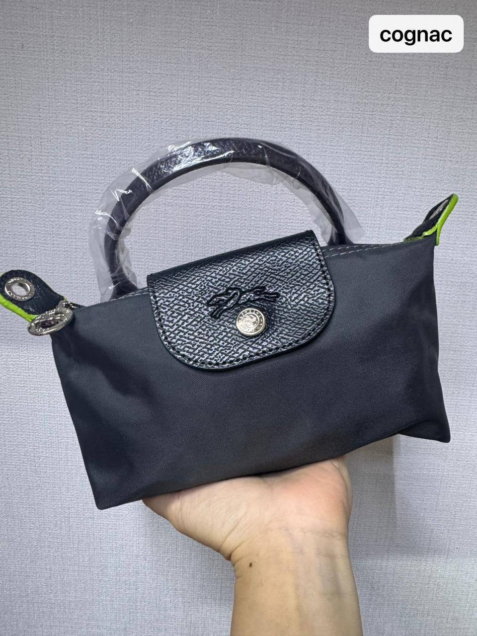 LongChamp Mini
High  Quality 
Size：19  * 11 cm
50 dhs🇦🇪

Zain115
♥️♥️♥️