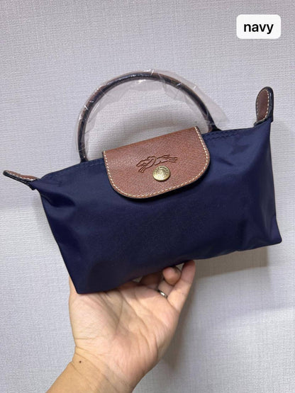 LongChamp Mini

High  Quality 

Size：19  * 11 cm
50 dhs🪙

Zain115
♥️♥️♥️