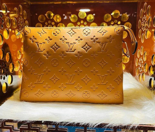 LV -6 No 

100 dhs🇦🇪

with box
🎁🎁🎁

Zain90
♥️♥️♥️