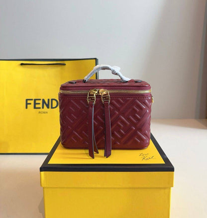 FENDI 

good quality

WITH BOX 
🎁🎁🎁

90 dhs🇦🇪

Zain39
♥️♥️♥️