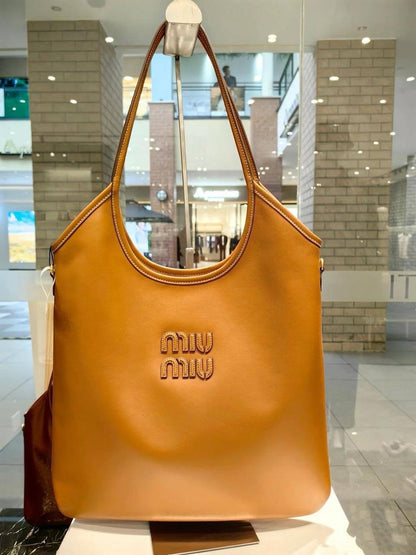 🎉 Offer 🎊  Miumiu ivy
Big Size : 36 * 31 cm
80 dhs🇦🇪

Zain115
♥️♥️♥️