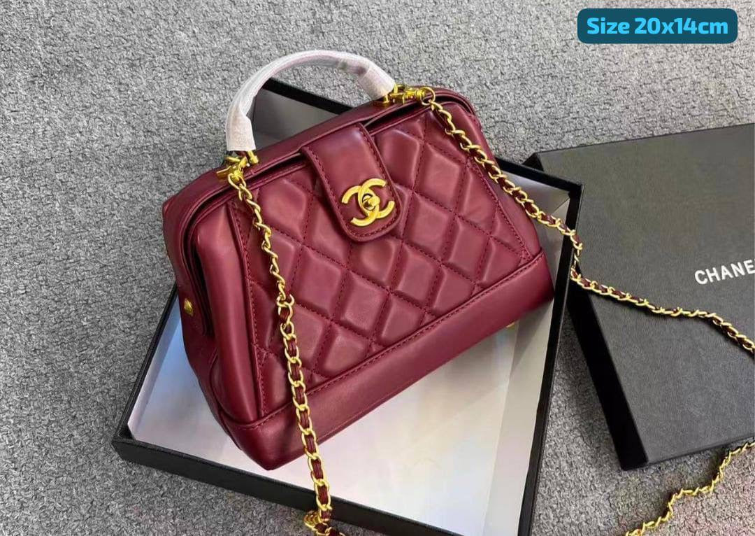 Chanel
Best quality 
with box’s 
🎁🎁🎁

120 dhs🇦🇪
size 20 cm

Zain158
♥️♥️♥️