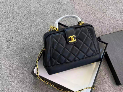 Chanel

95 dhs🇦🇪

with box
🎁🎁🎁

size 24cm

Zain26
♥️♥️♥️