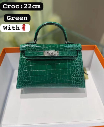 Hermes ᴋɪʟʟʏ ᴄʀᴏᴄᴏᴅɪʟᴇ 
sɪʟᴠᴇʀ ʜᴀʀᴅᴡᴀʀᴇ 
ᴡɪᴛʜʙᴏx 
🎁🎁🎁

ᴄʀᴏᴄs ᴍᴀᴛᴇʀɪᴀʟ 
sɪᴢᴇ:22ᴄᴍ
100 dhs🇦🇪

Zain56
♥️♥️♥️