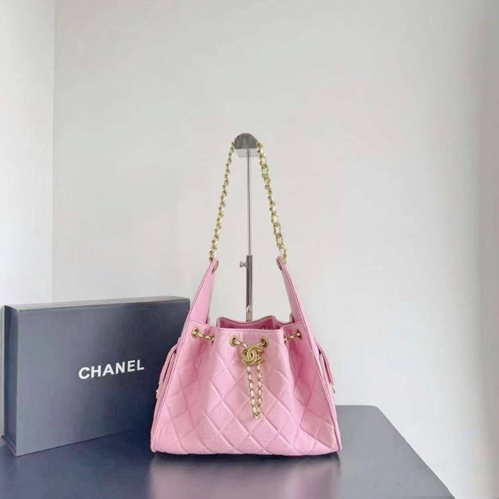 CHANEL 

Master 

WITH BOX 
🎁🎁🎁

210 dhs🇦🇪
Check with K 👉Q

Zain39
♥️♥️♥️