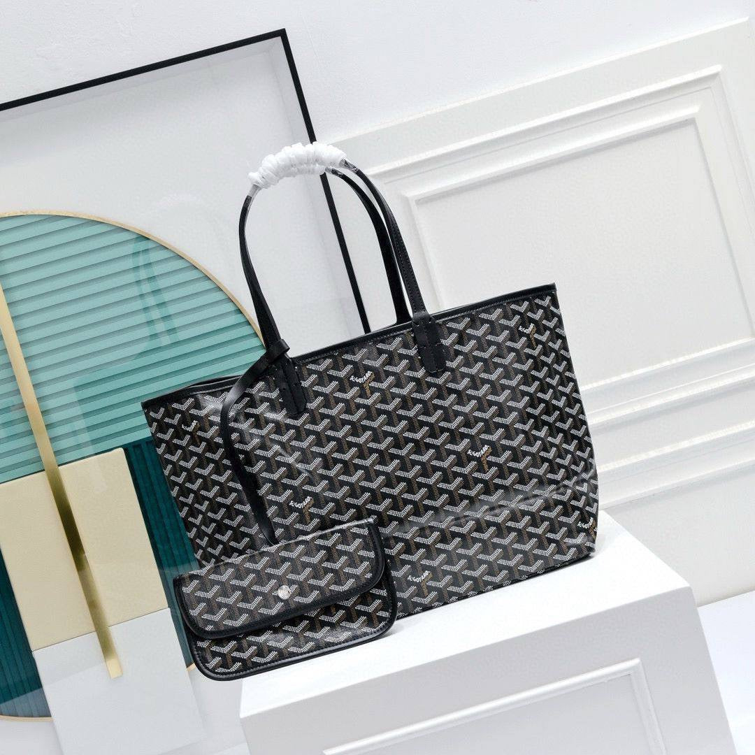 GOYARD 

BIG SIZE 

NEW CAME 

HIGH QUALITY 

100 dhs🪙💕

Zain39
♥️♥️♥️