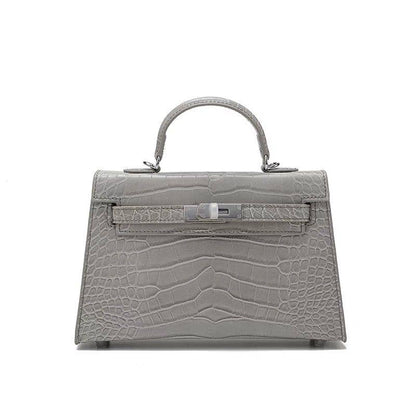 Hermes
KL-22 with box 
95 dhs🪙💕

KL-25 with box
 115 dhs🪙💕 

Zain136
♥️♥️♥️