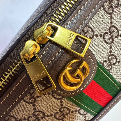 GUCCI 

NEW CAME GOOD QUALITY 
WITH BOX 
🎁🎁🎁

95 dhs🇦🇪

Zain39
♥️♥️♥️