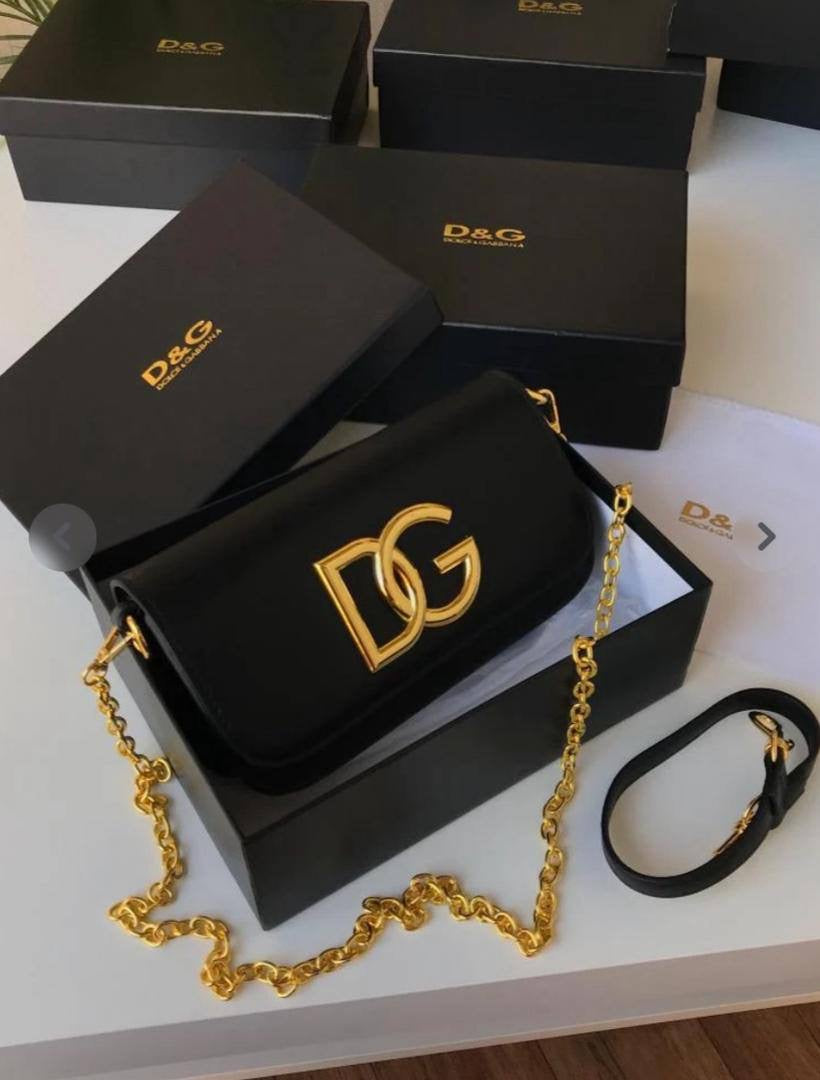 D&G

90 dhs🇦🇪

Good quality 

with box
🎁🎁🎁

Zain35
♥️♥️♥️