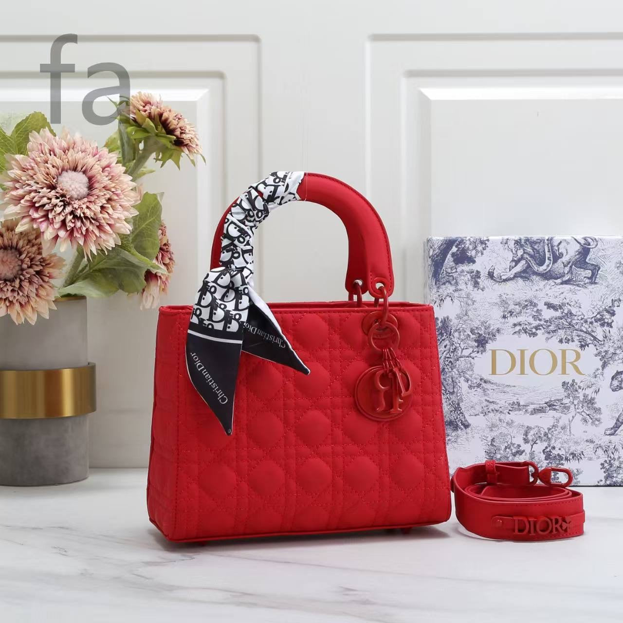 Dior
105 dhs🇦🇪

with box
🎁🎁🎁

size 25cm

Zain26
♥️♥️♥️