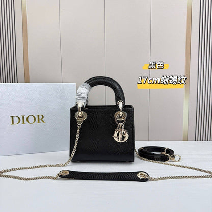 Dior  Master
270 dhs🇦🇪
#17cm
#with box🎁

Zain228
♥️♥️♥️