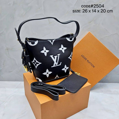 LV
ᴀʟʟ ɪɴ BB ᴍᴏɴᴏɢʀᴀᴍ
sɪᴢᴇ: 26 x 14 x 20 cm
ᴡɪᴛʜ BOX
🎁🎁🎁

75 dhs🇦🇪

Zain31
♥️♥️♥️