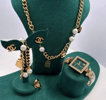 90 dhs 🇦🇪 

Set with box
🎁🎁🎁

Zain45
♥️♥️♥️